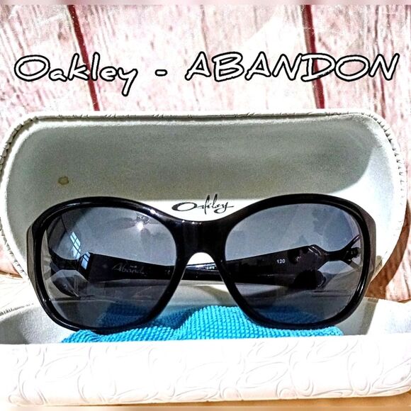 Oakley Accessories - Oakley Abandon black sunglasses